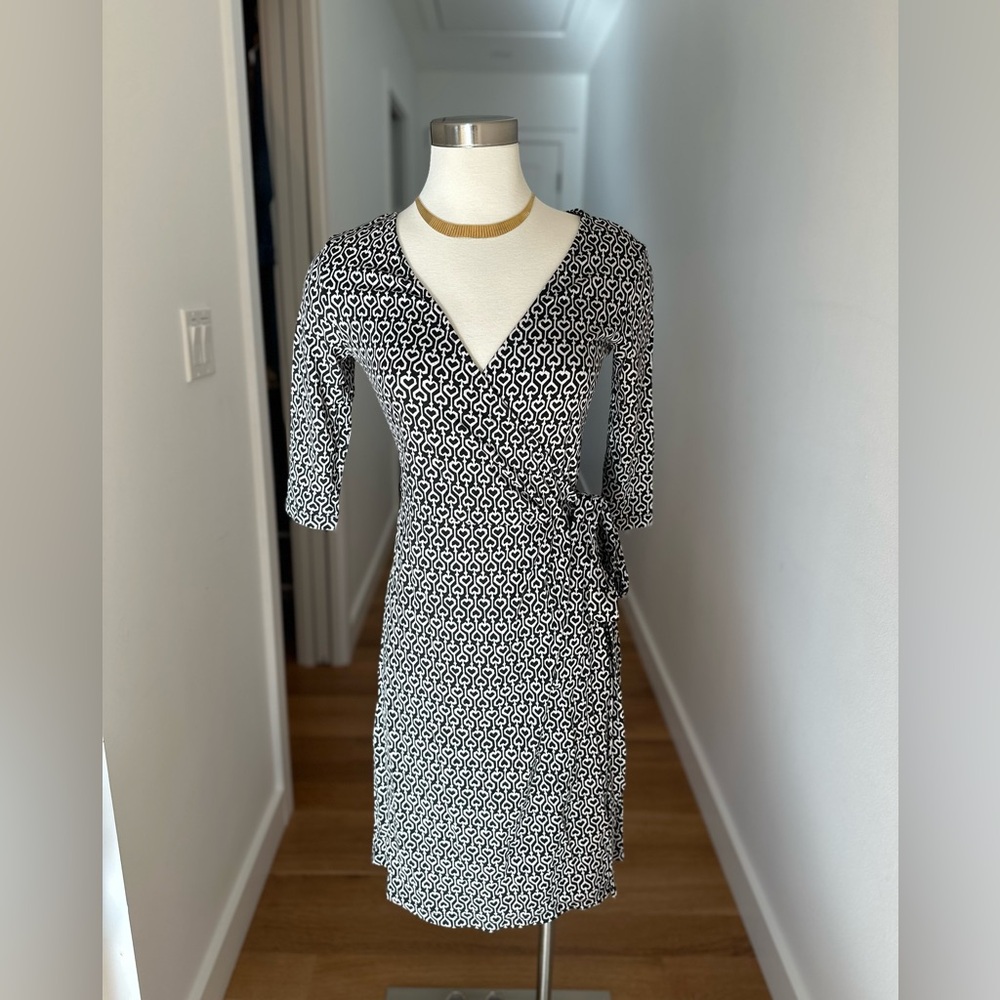 Seraphine Heart Keys Maternity wrap dress, Black & White, US Size 2